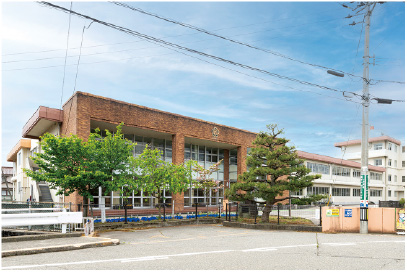 金沢市立千坂小学校